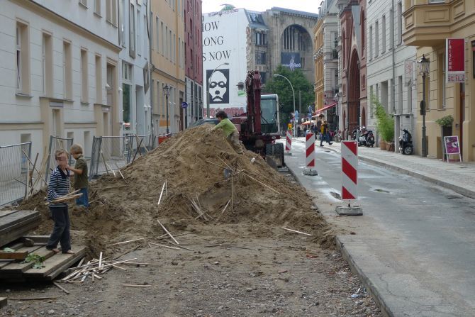 Spielplatz Strasse