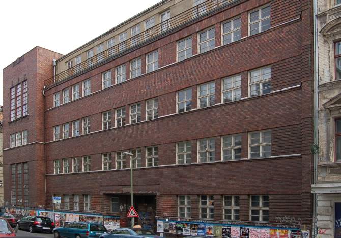 Auguststrasse 11-13