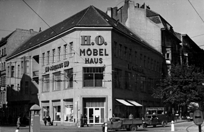 bundesarchiv-bild-183-12002-0001-2c.jpg