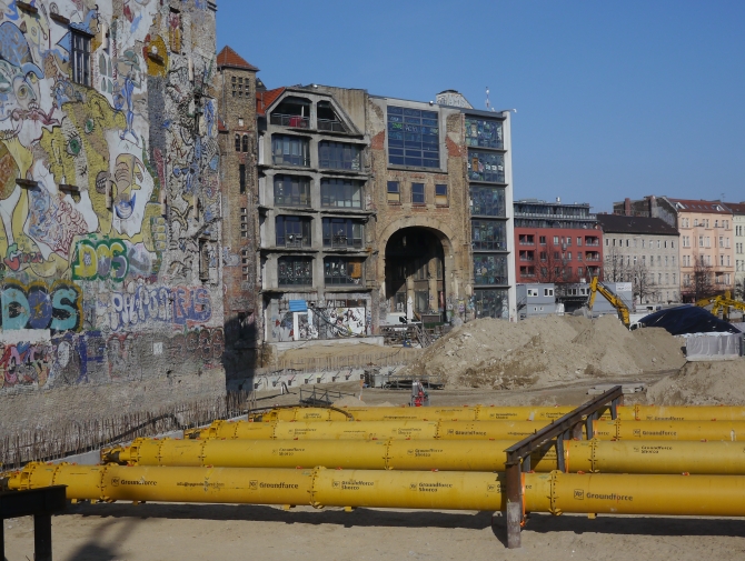 Baugrube_Tacheles_2.jpg