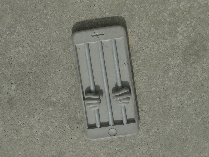 Streetart Smartphone Gefängnis