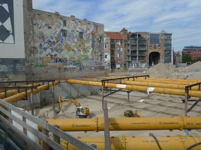 Tacheles_6_18_01.jpg